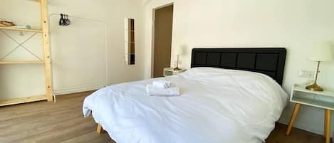 1 makuuhuone, silitysrauta/-lauta, Wi-Fi, vuodevaatteet