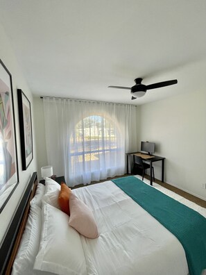 3 bedrooms, in-room safe, desk, iron/ironing board