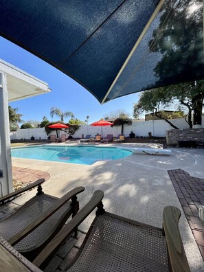 Outdoor pool - Desert Retreat - Neighborhood Trails - Week/Month Discounts (Phoenix)
