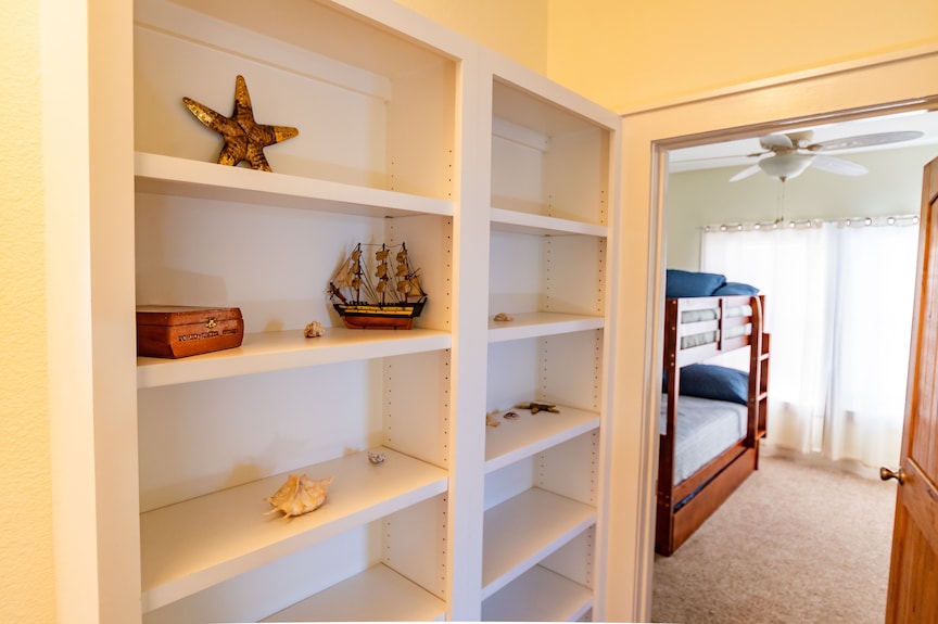 Luxury Waterfront Rockport Villa With Private Pool And Fishing Dock - Bayside, TX