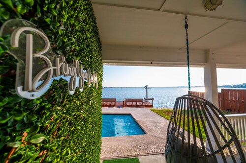 Luxury Waterfront Rockport Villa with private pool and fishing dock