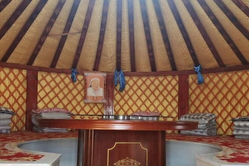 Ulan tuya hosts tribes in the helamuren steppe