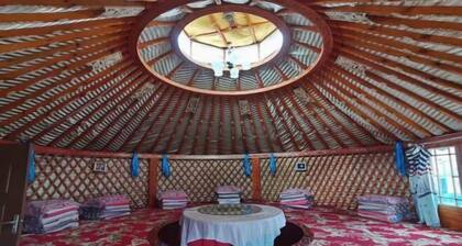 Ulan tuya hosts tribes in the helamuren steppe