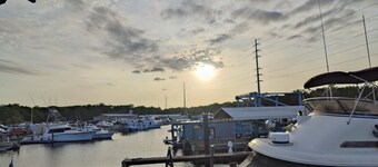 40'Yacht-Directly Docked on the St John's River