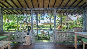 Quarto, vista para o jardim (Villa) | Terraço/pátio