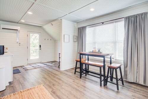 Quaint Carriage House - Minutes from Senoia and Trilith Studios.