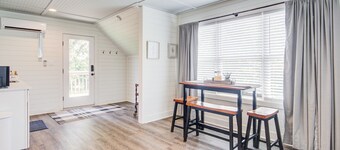 Quaint Carriage House - Minutes from Senoia and Trilith Studios.