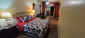 1 bedroom, desk, iron/ironing board, free WiFi - Secluded Cowboy Casita, 10 minutes from Cave Creek/Carefree & North Scottsdale (Cave Creek)