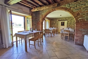 Dining - Villa Fornace by MMega (Lisciano Niccone)