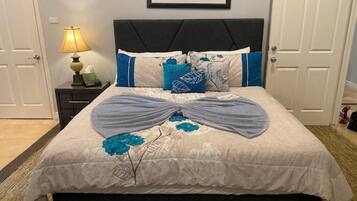 2 bedrooms, internet, bed sheets, wheelchair access