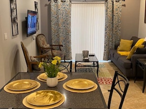 Living area - Sunset Lake House 304 (Willis)