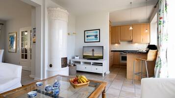 テレビ、DVD プレーヤー、ステレオ