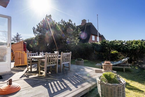 Haus Constanze - Schönes Reetdachhaus für 4 Pers. mit Garten, WLAN, Haustiere