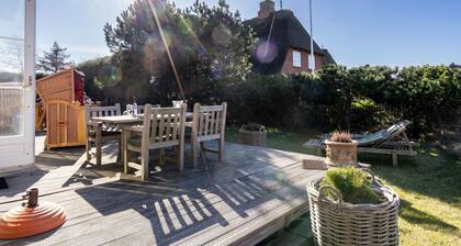 Haus Constanze - Schönes Reetdachhaus für 4 Pers. mit Garten, WLAN, Haustiere