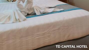 Deluxe-Einzelzimmer, 1 King-Bett, Nichtraucher, Bergblick | Schreibtisch, Verdunkelungsvorhänge, Bügeleisen/Bügelbrett