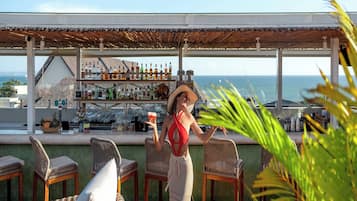 Bar (trong khuôn viên)