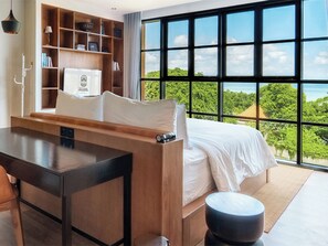 Ropa de cama de alta calidad y minibar 