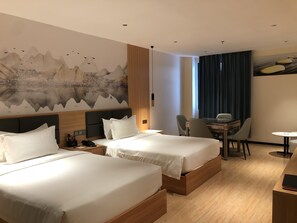 Deluxe Double or Twin Room | Desk, free WiFi, bed sheets - Jinjiang Star Hotel (Pasay)