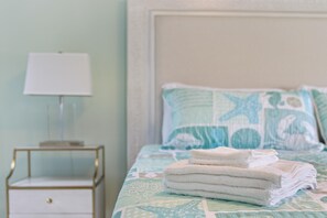 3 bedrooms, desk, iron/ironing board, travel cot