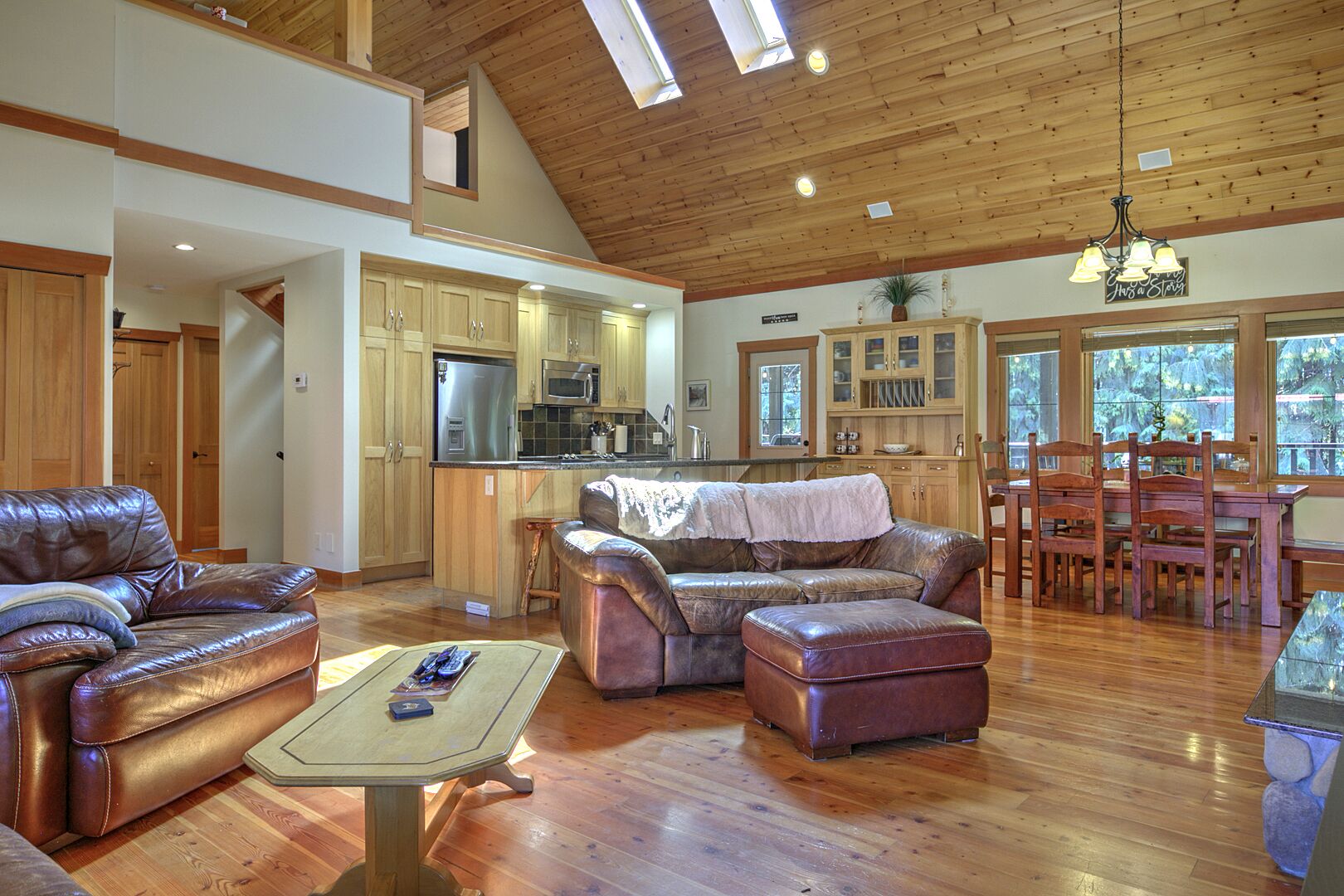 Smart TV, videoteca, impianto stereo