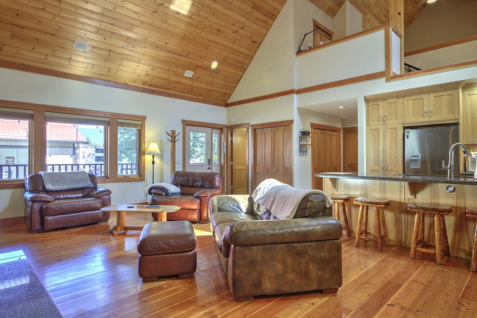 Smart TV, videoteca y estéreo 