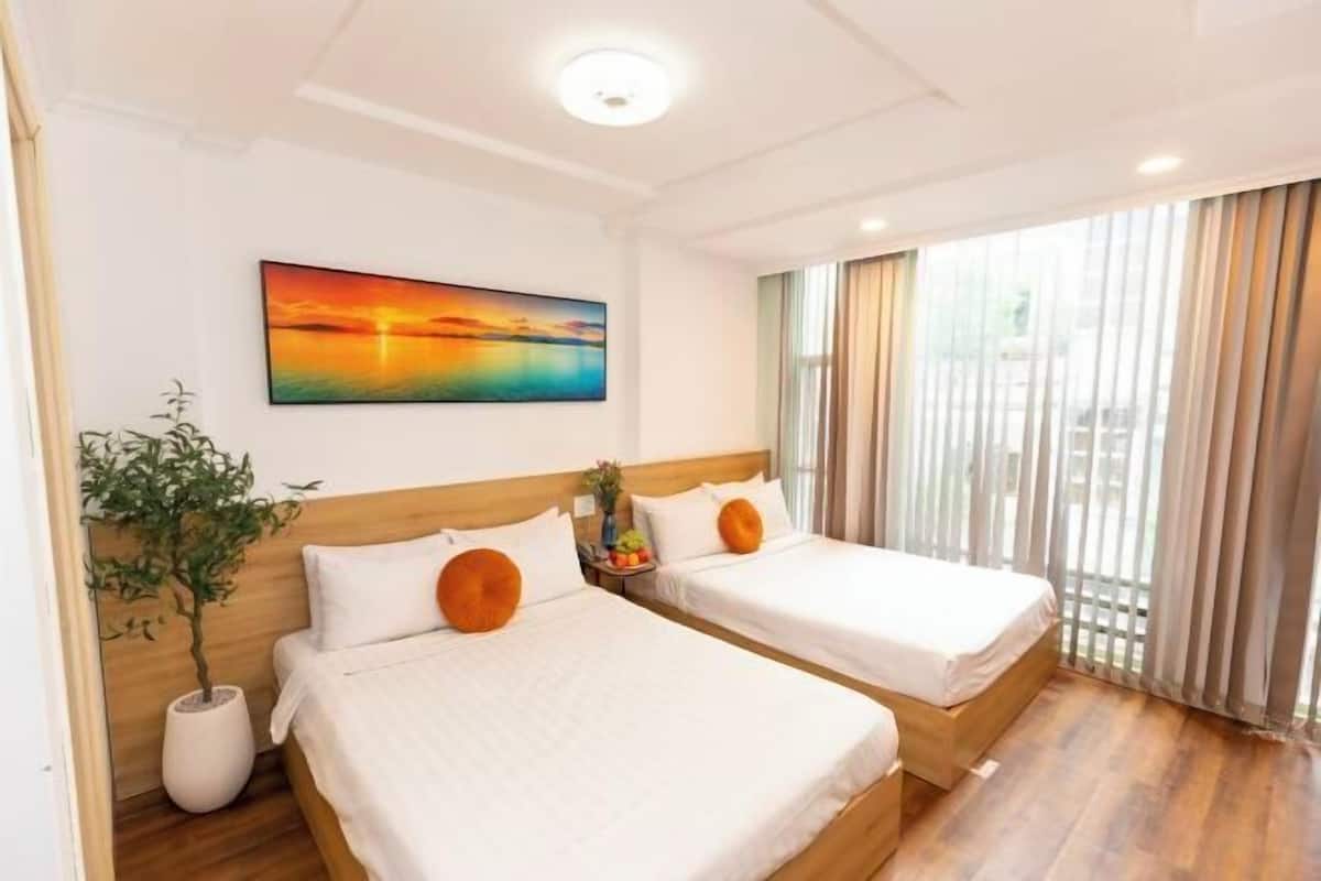 1 bedroom, premium bedding, minibar, desk