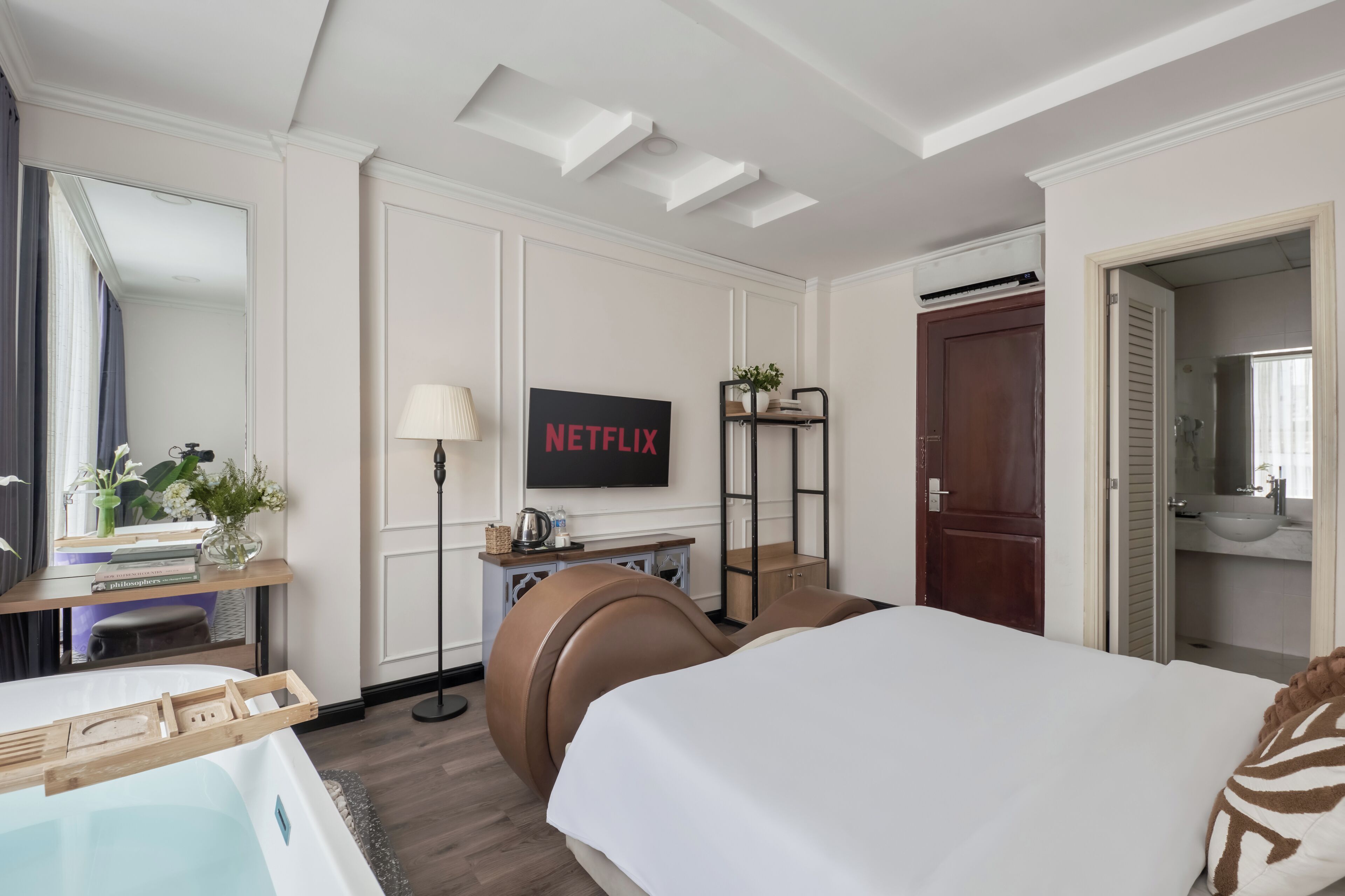 디럭스 더블룸, 욕조, 시내 전망 | 고급 침구, 미니바, 책상, 노트북 작업 공간