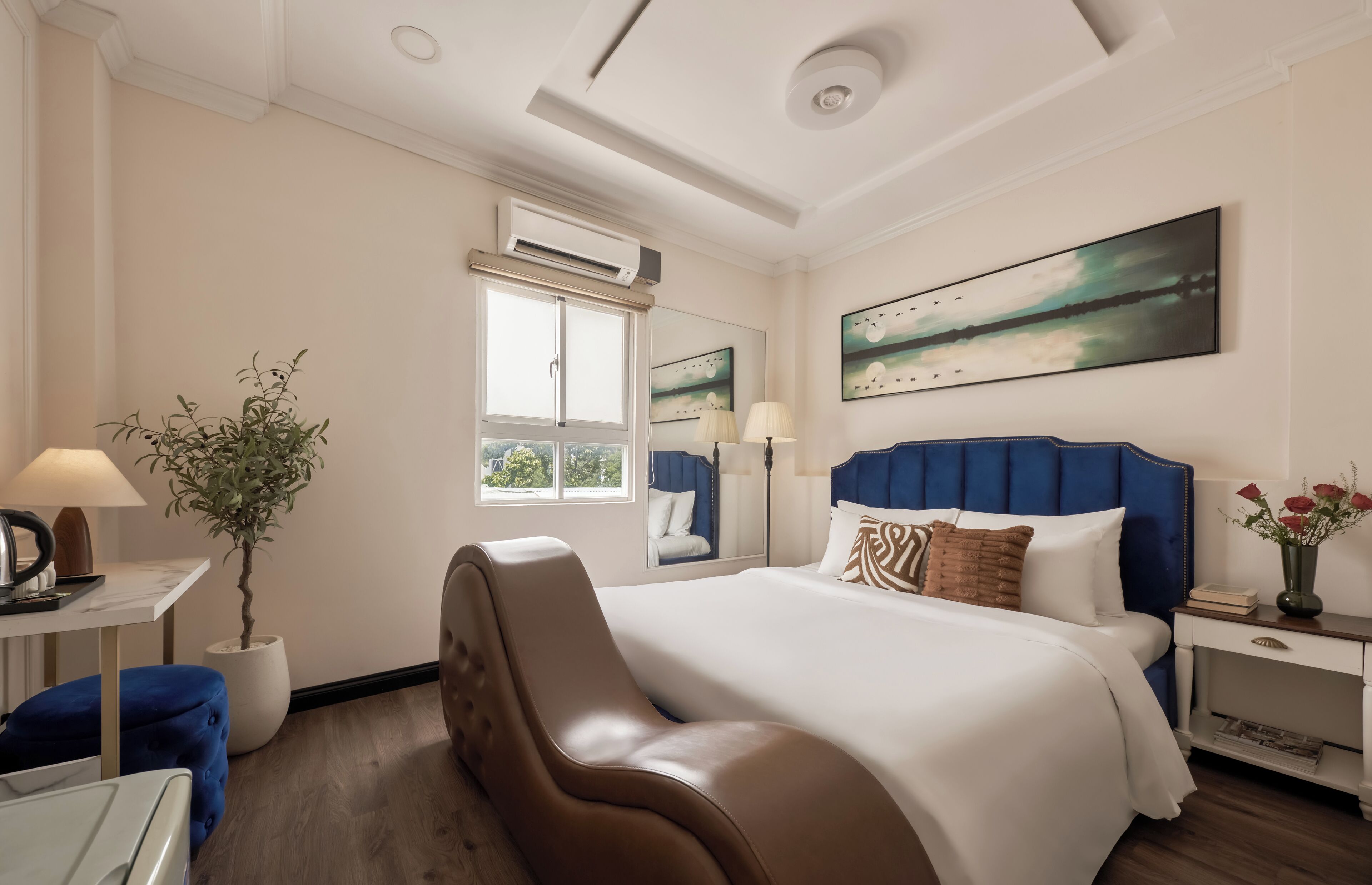 Deluxe Room | Premium bedding, minibar, desk, laptop workspace