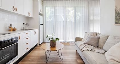 Guest Abode - walk to beach and Currumbin wildlife sanctuary