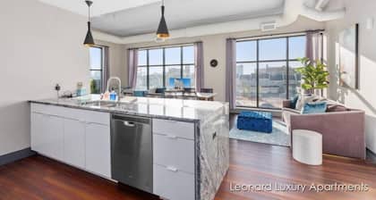 Cityscape Apartment w/ Terrace - Leonard Luxury Apartment