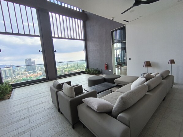 Interior - Luxury Family suites | Infinity Pool | City View | (Kuala Lumpur)