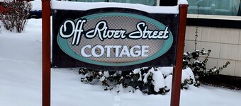 Off River Street Cottage is a cozy stay for travelers to beautiful Boise area.