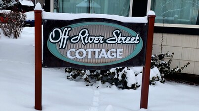 Off River Street Cottage is a cozy stay for travelers to beautiful Boise area.