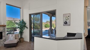 Hus, 3 soverom | Eget kjøkken | Kjøleskap, ovn, kaffetrakter/tekoker og brødrister