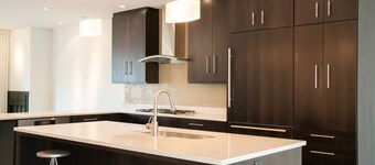 Luxury Townhome in Downtown Boulder - Club Access
