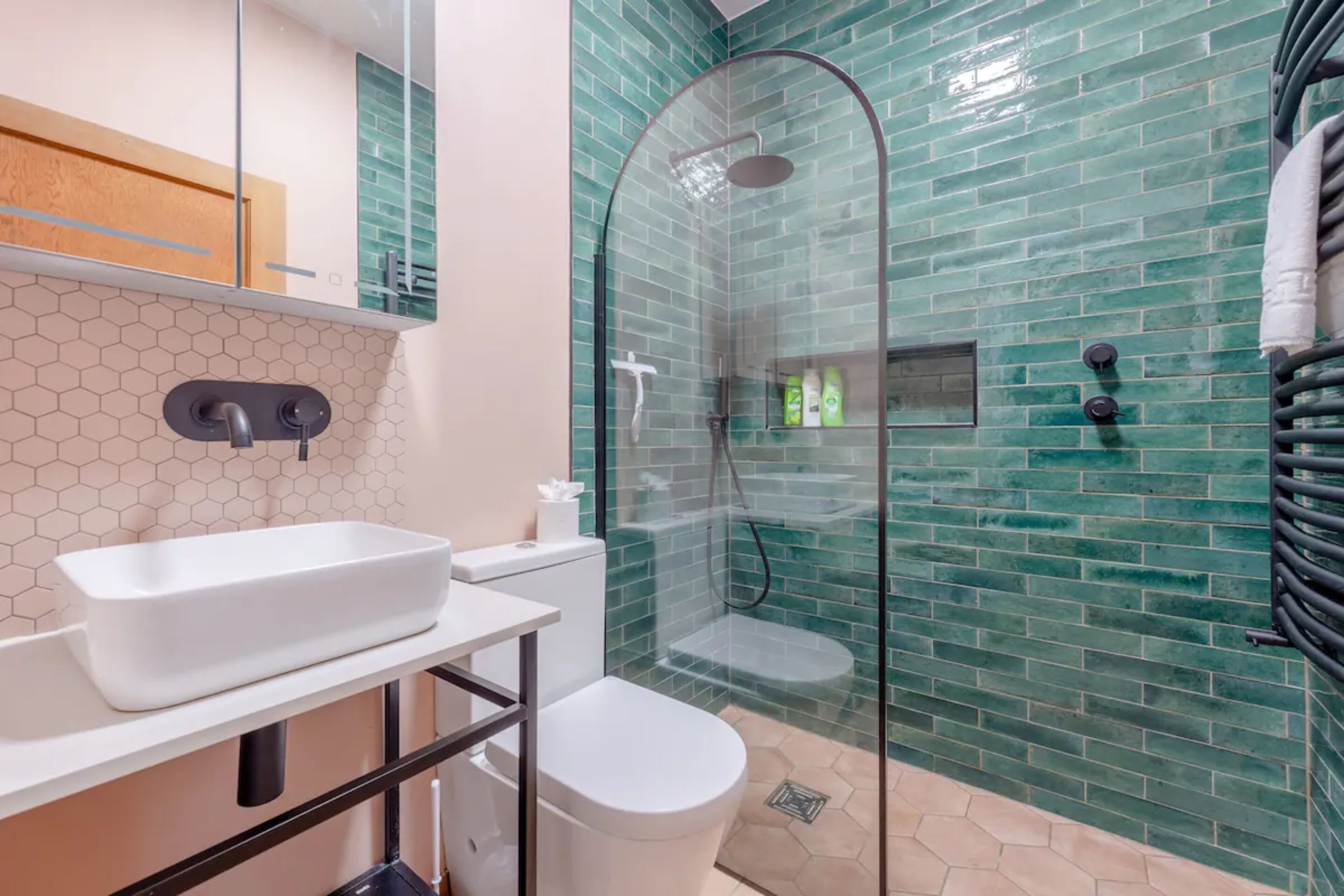 Basic Apartment, 1 King Bed | Bathroom | Shower, eco-friendly toiletries, towels, soap