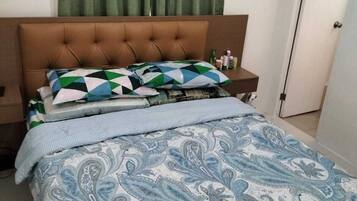 4 bedrooms, desk, free WiFi, bed sheets