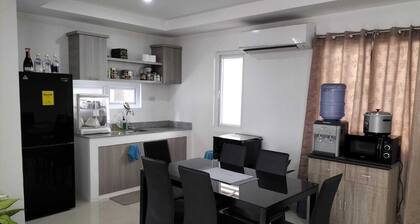 Family Oasis: Secure 4BR Home, Pool, 24/7 Security - Philippines