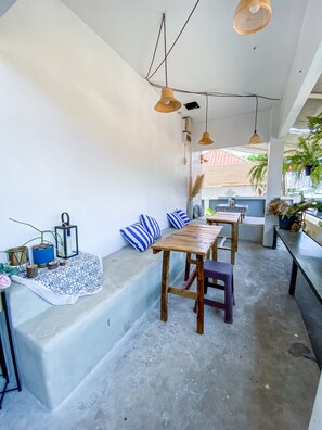 Front of property - The Seathru Kohlarn (Koh Lan)