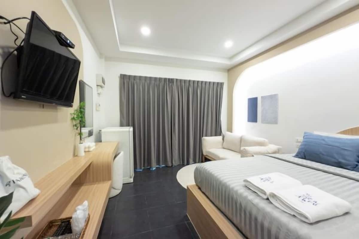1 bedroom, free WiFi, bed sheets