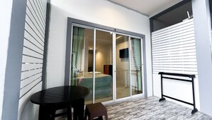 Deluxe Room - The Seathru Kohlarn (Koh Lan)