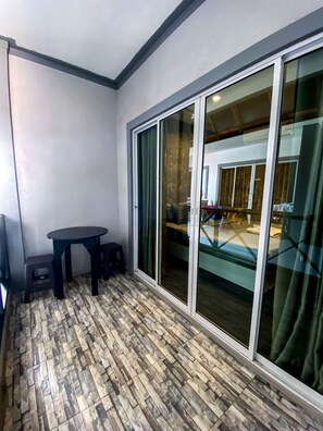 Basic Room | Terrace/patio - The Seathru Kohlarn (Koh Lan)