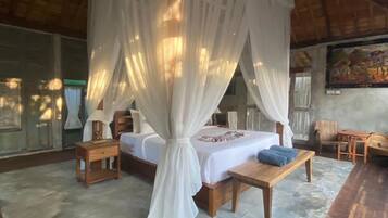 Superior Room | Desk, free WiFi, bed sheets