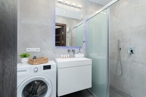 Douche, serviettes fournies