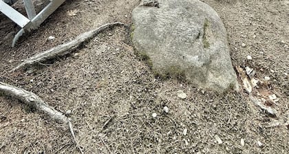 Paradise Point Limit 10 4 Bedroom Cottage by RedAwning