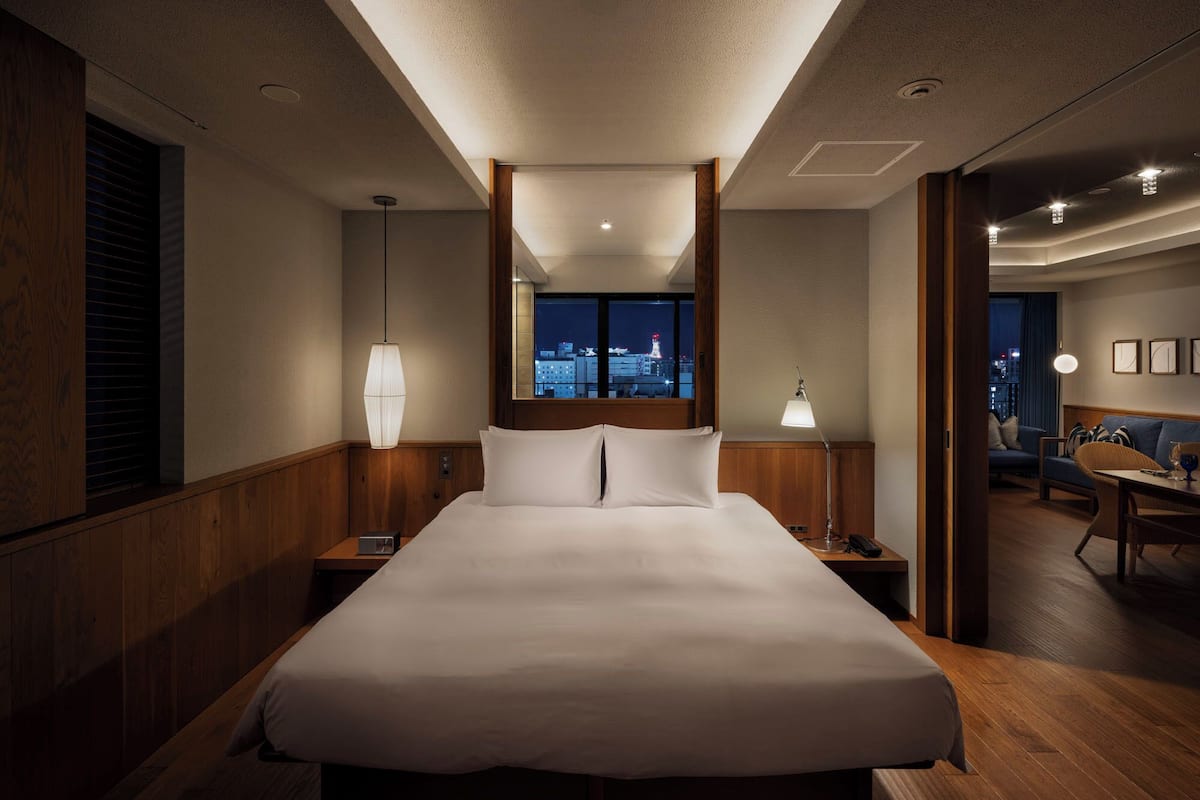 Suite, para no fumadores (Terrace, Lounge access, free minibar) | 1 habitación, ropa de cama de alta calidad y edredón