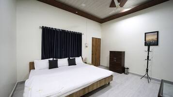 Villa | 6 bedrooms, free WiFi