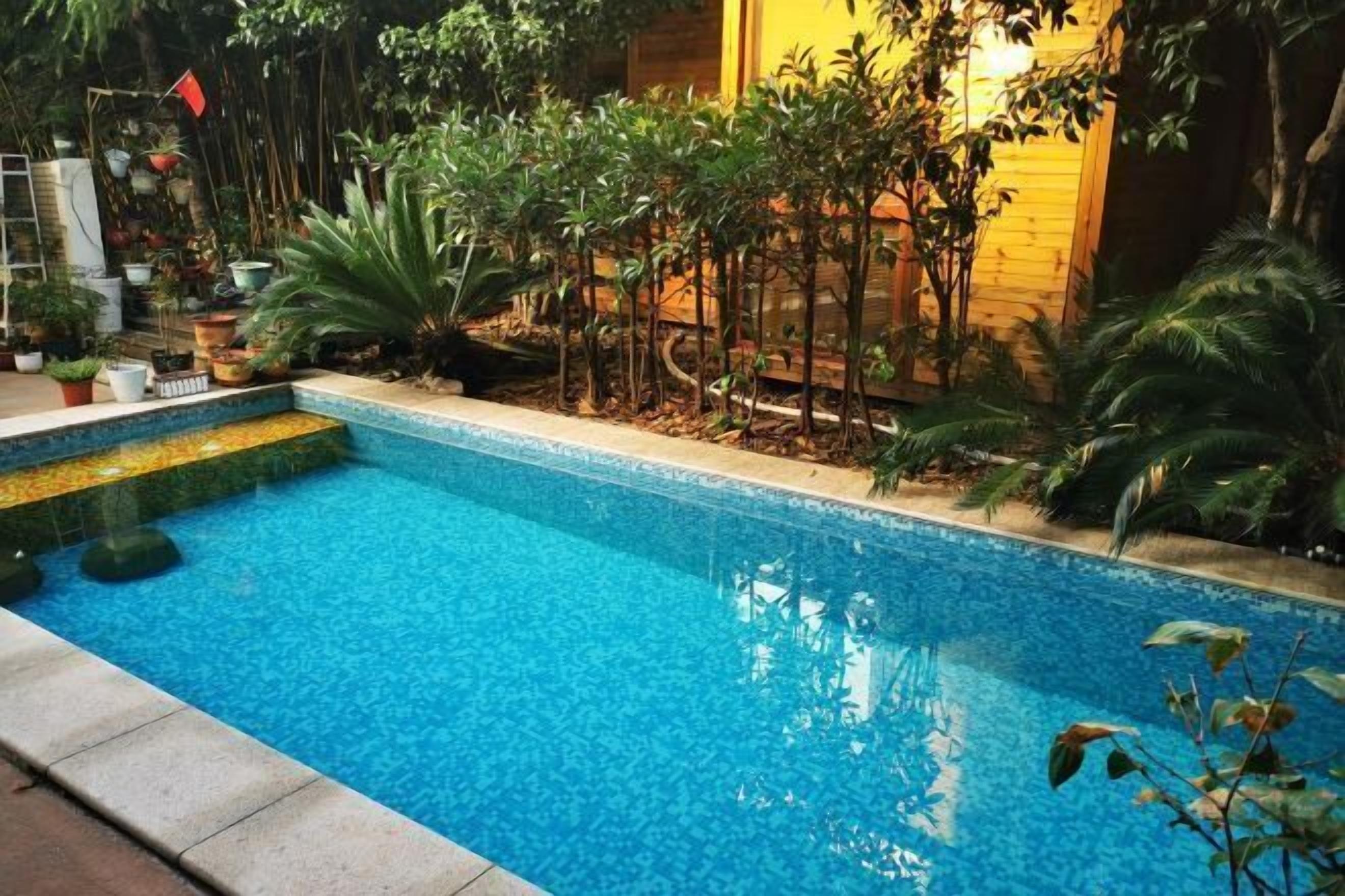 حمام سباحة خارجي