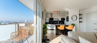 Contemporary Design | Gorgeous Seine View