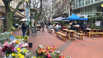 In-room safe, laptop workspace, iron/ironing board, free WiFi